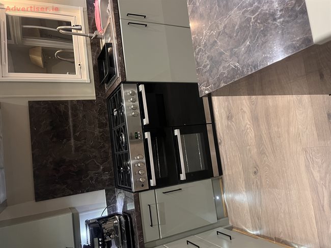 CLEANING HOUSE , Cleaning Services